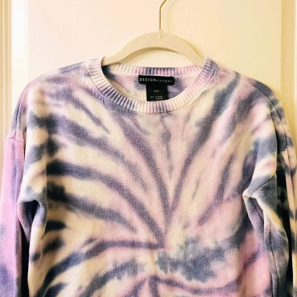 Women's Design History Purple Tir Dye Long Sleeve Sweater Size Small - Picture 2 of 8